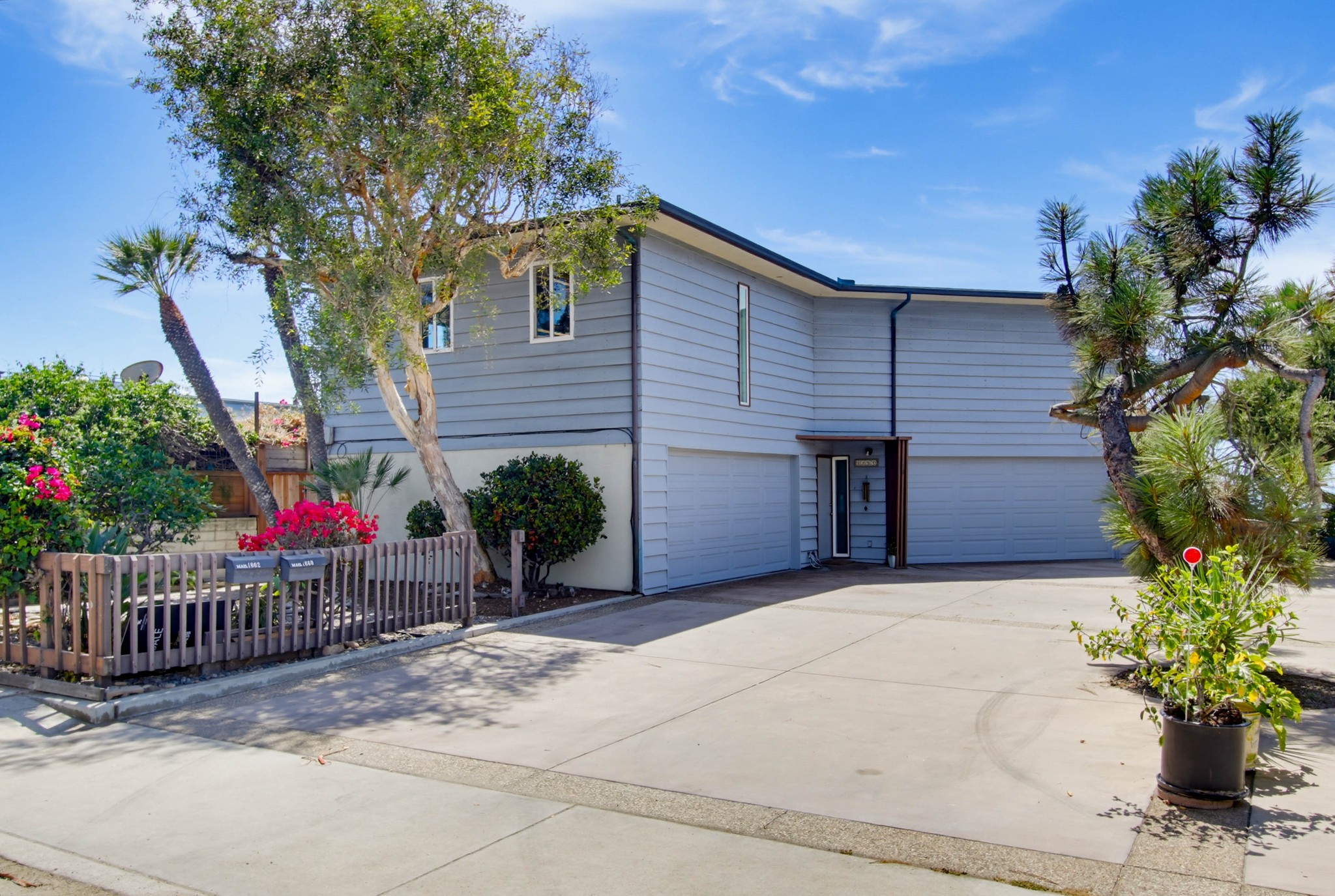 Virtual tour photo 4 of 125 for 1660-62 Neptune Ave