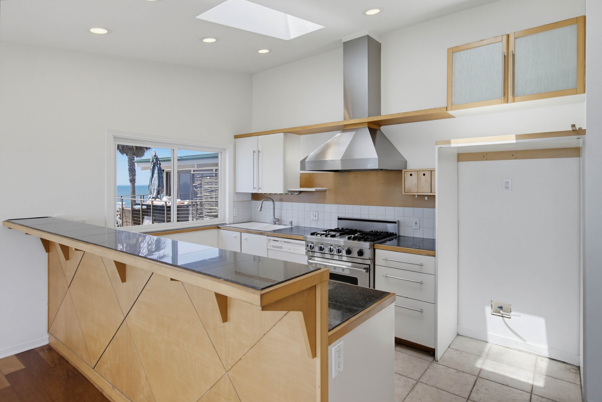 Virtual tour photo 13 of 125 for 1660-62 Neptune Ave