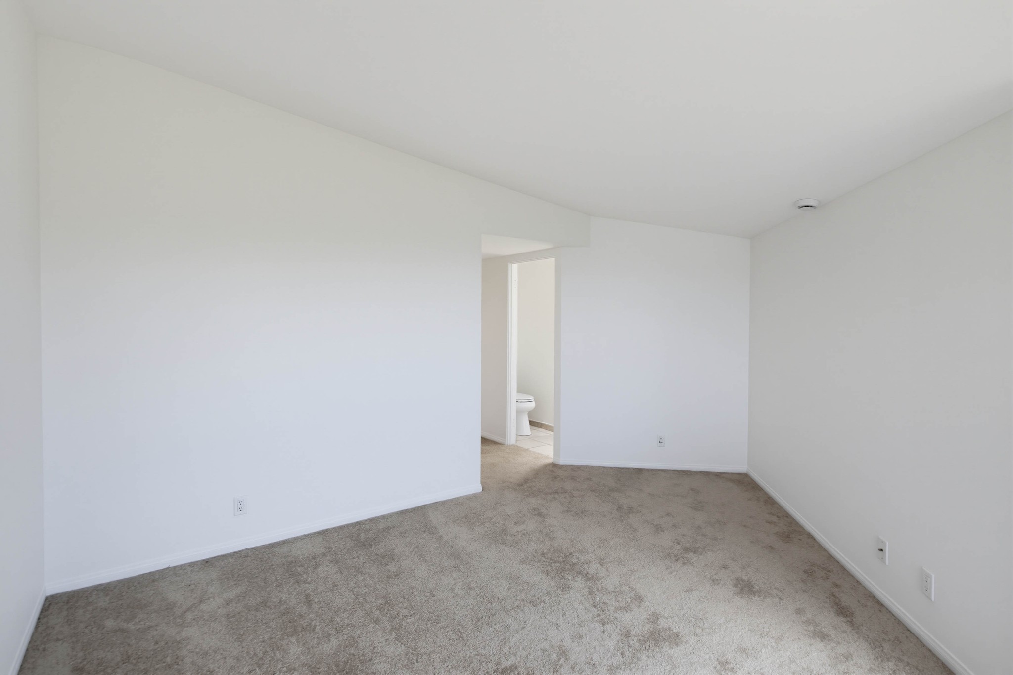 Virtual tour photo 28 of 125 for 1660-62 Neptune Ave