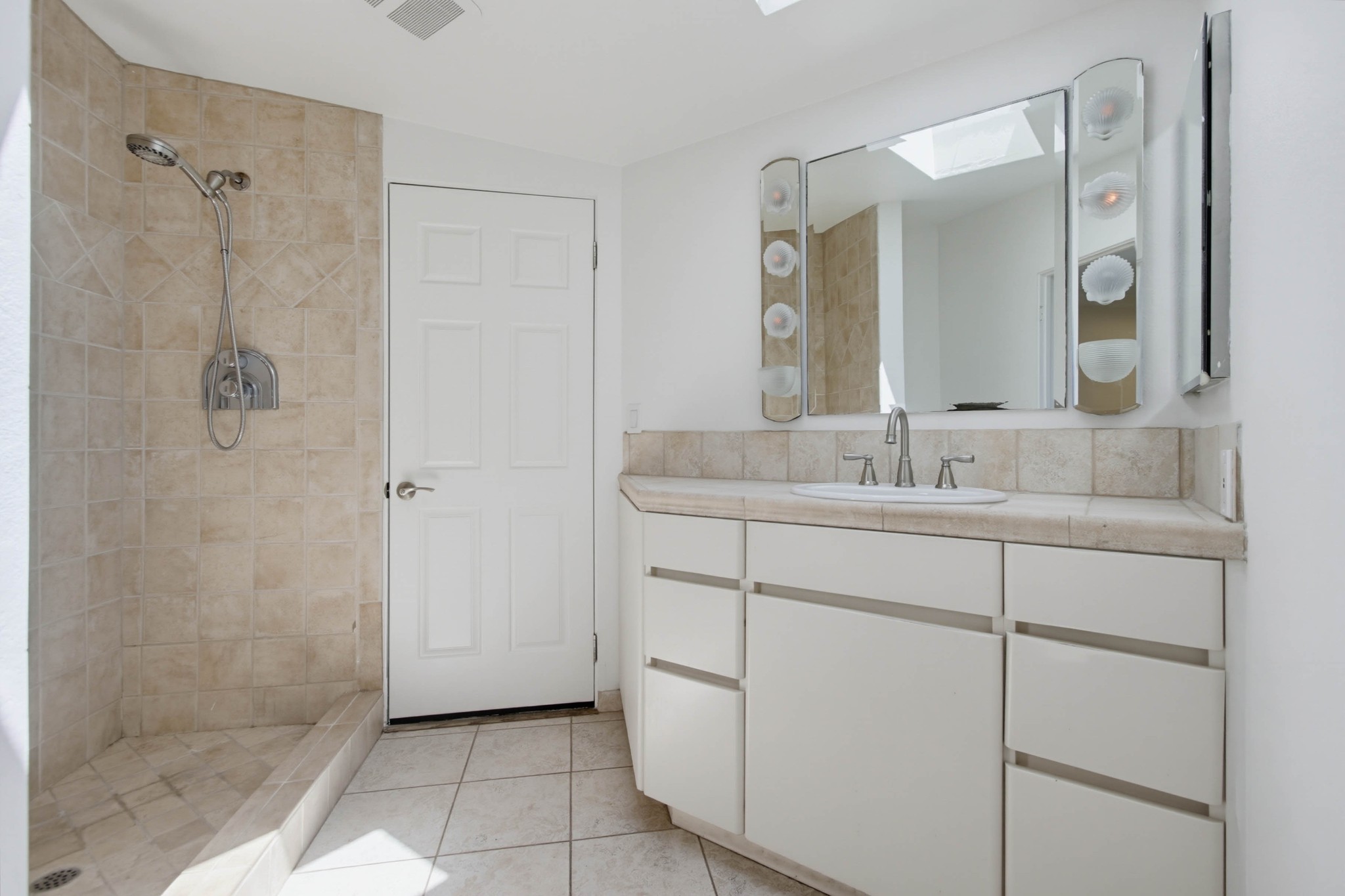 Virtual tour photo 29 of 125 for 1660-62 Neptune Ave