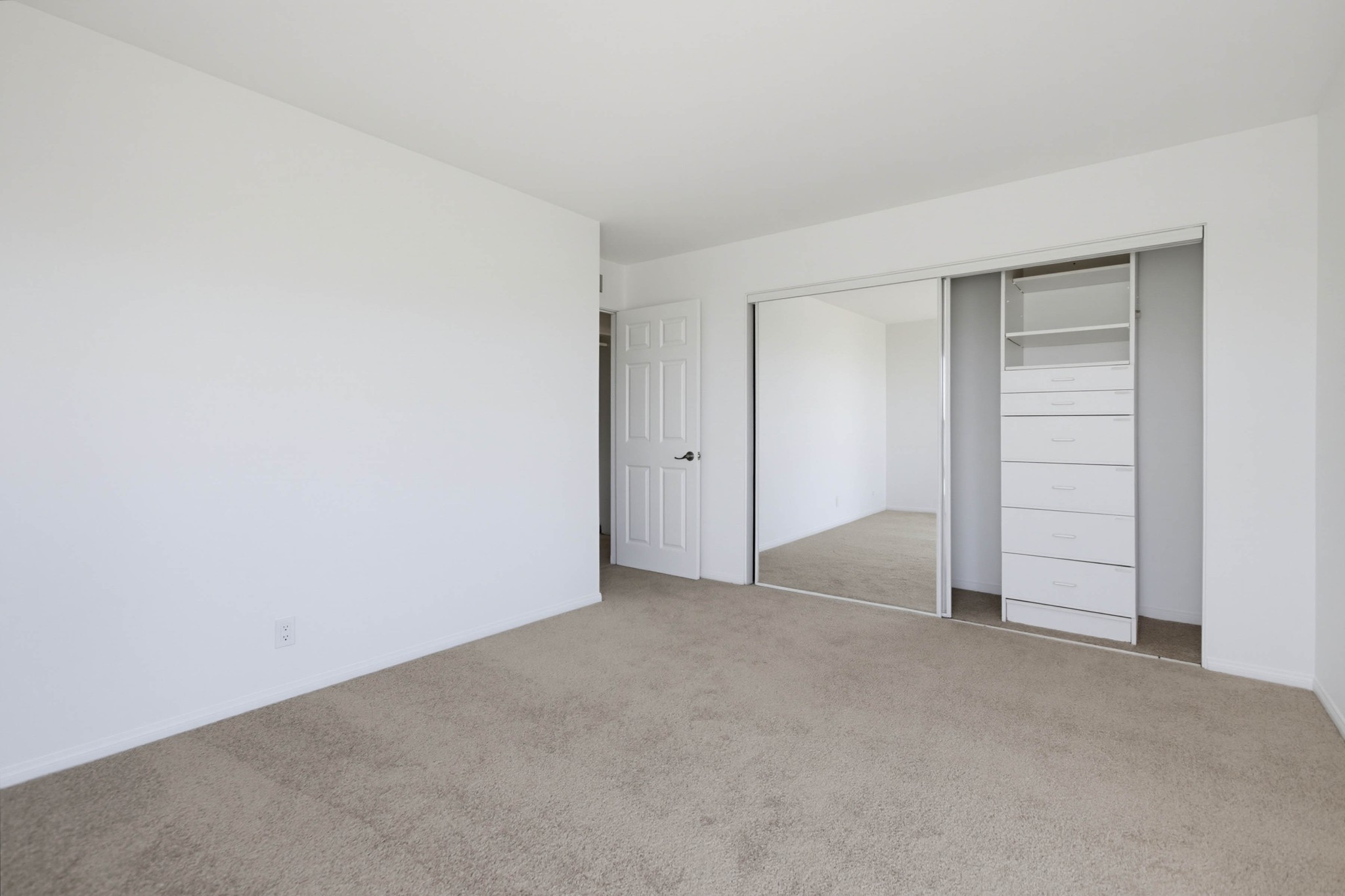 Virtual tour photo 37 of 125 for 1660-62 Neptune Ave