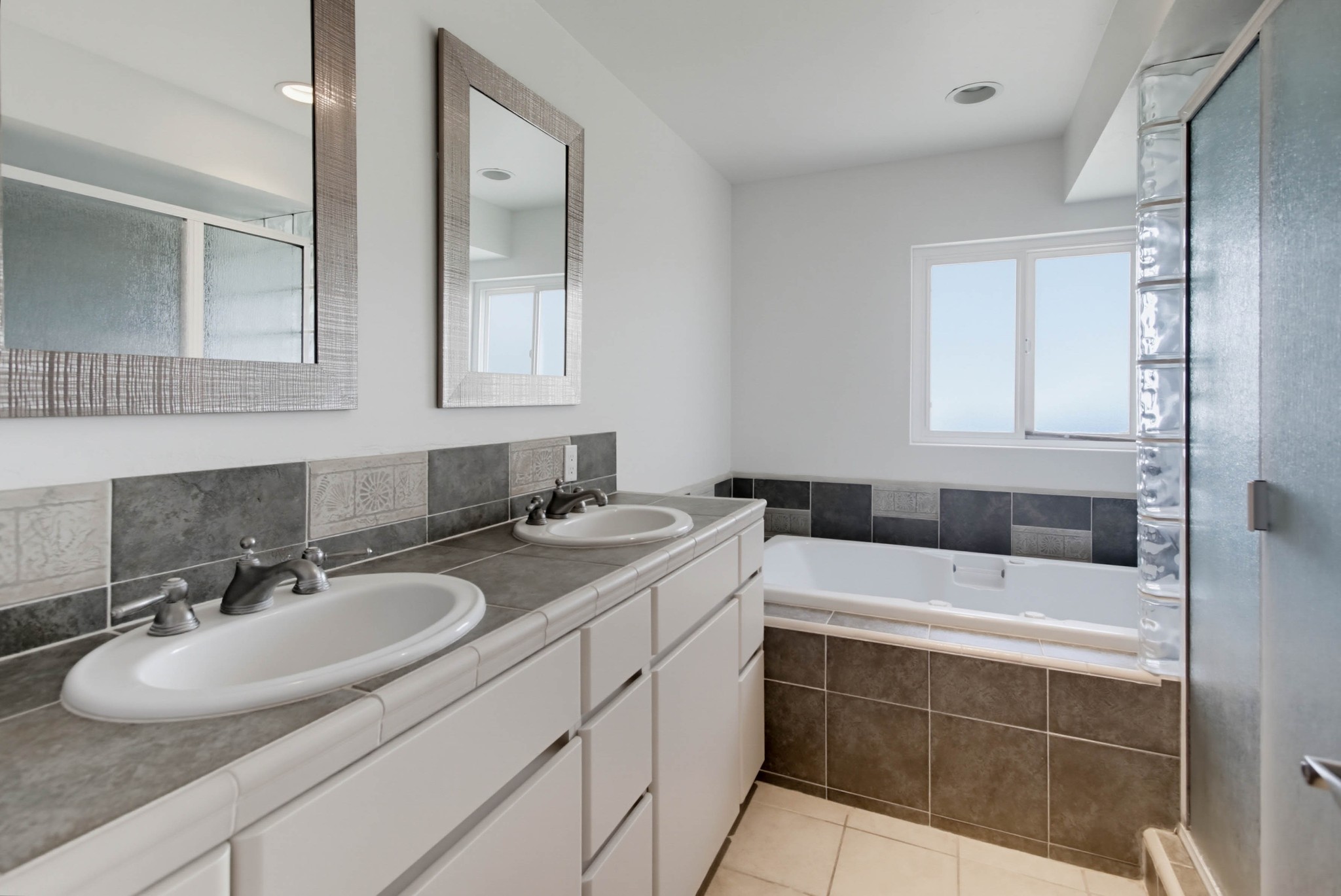 Virtual tour photo 38 of 125 for 1660-62 Neptune Ave