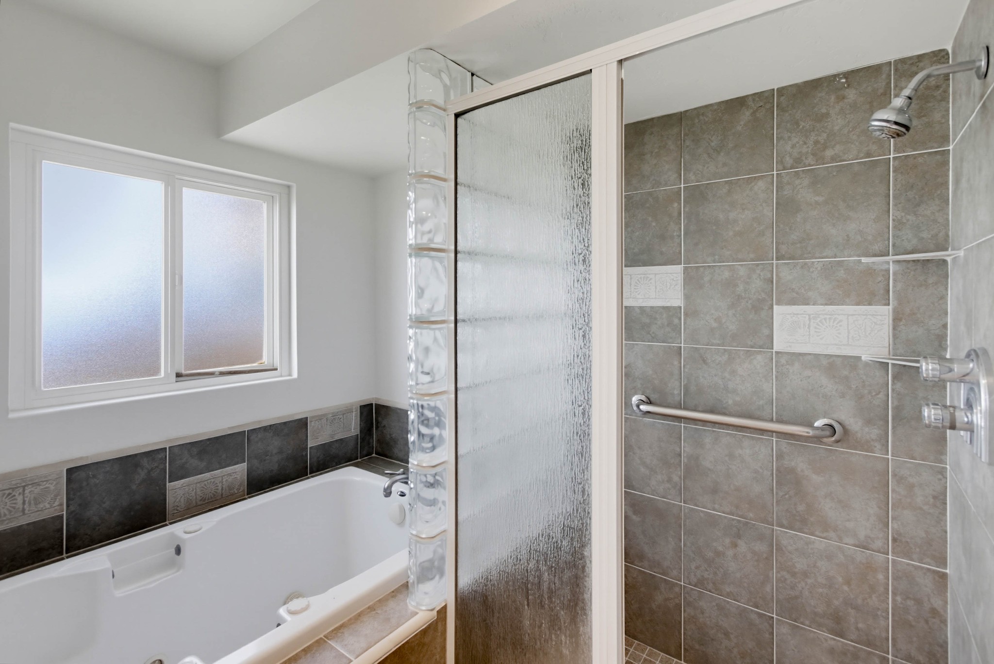 Virtual tour photo 40 of 125 for 1660-62 Neptune Ave