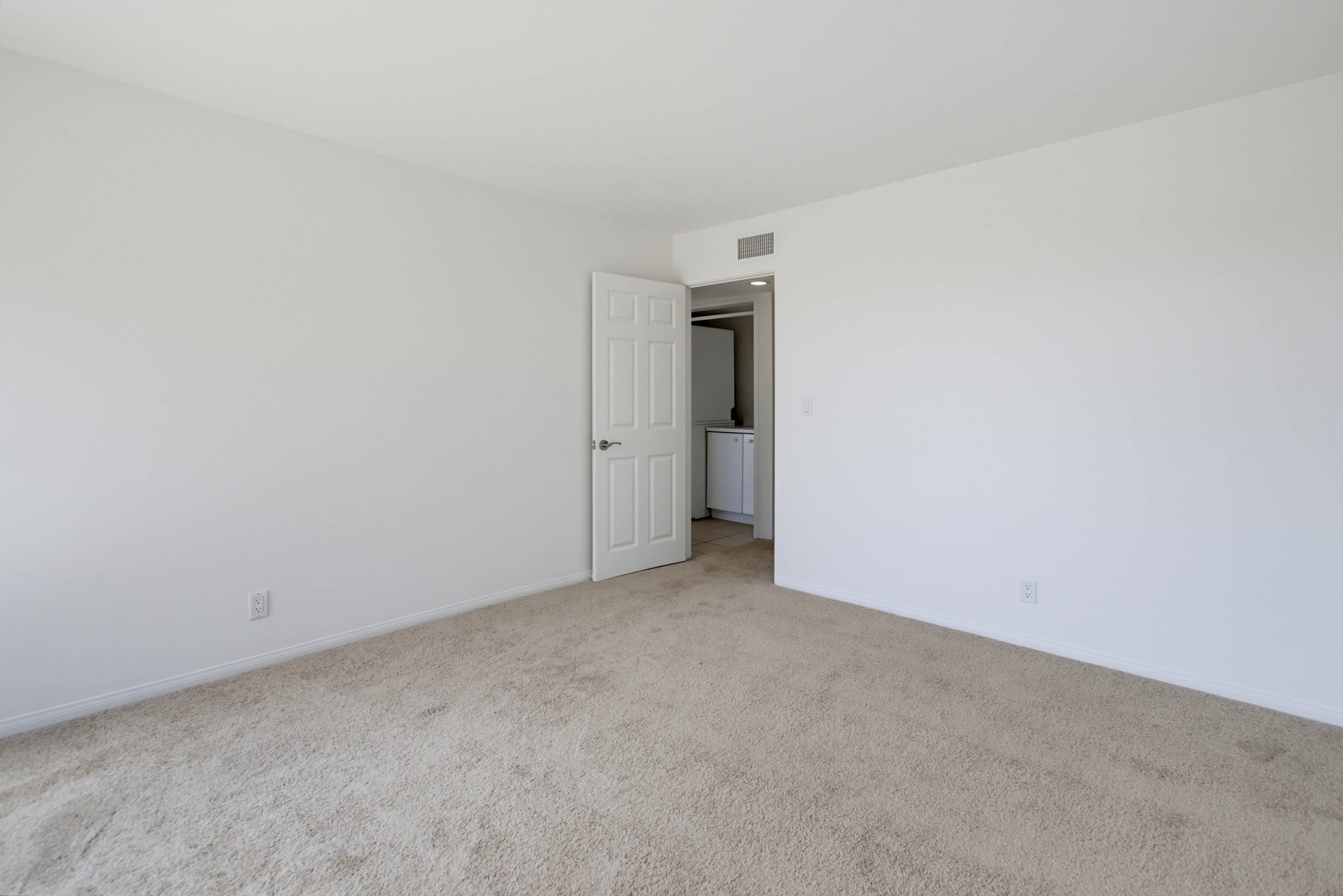 Virtual tour photo 44 of 125 for 1660-62 Neptune Ave