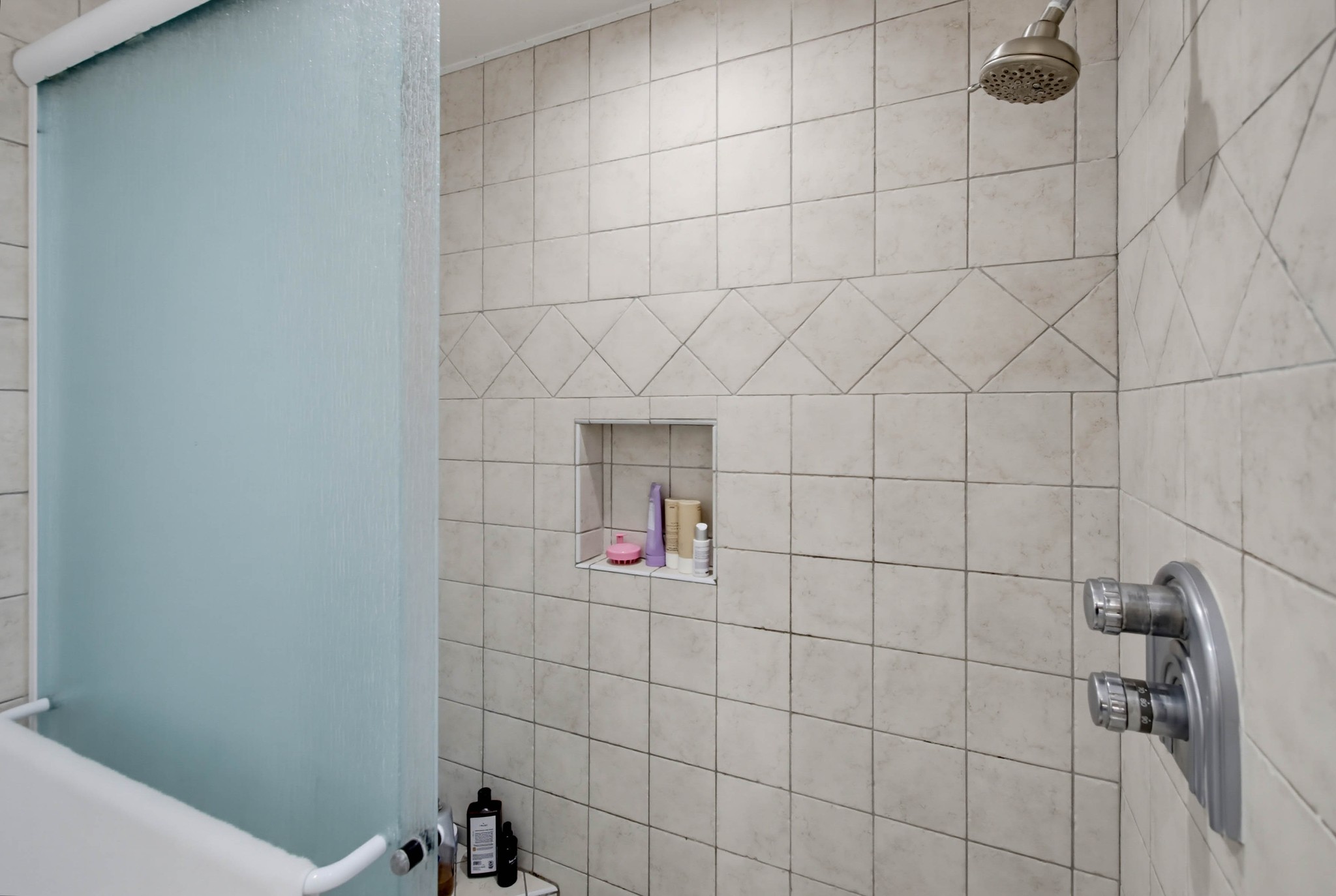 Virtual tour photo 77 of 125 for 1660-62 Neptune Ave