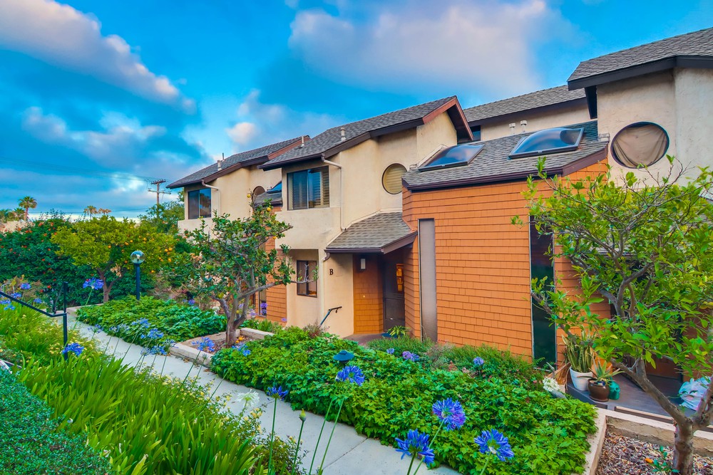 Virtual tour photo 5 of 48 for 1660 Chalcedony St UNIT J