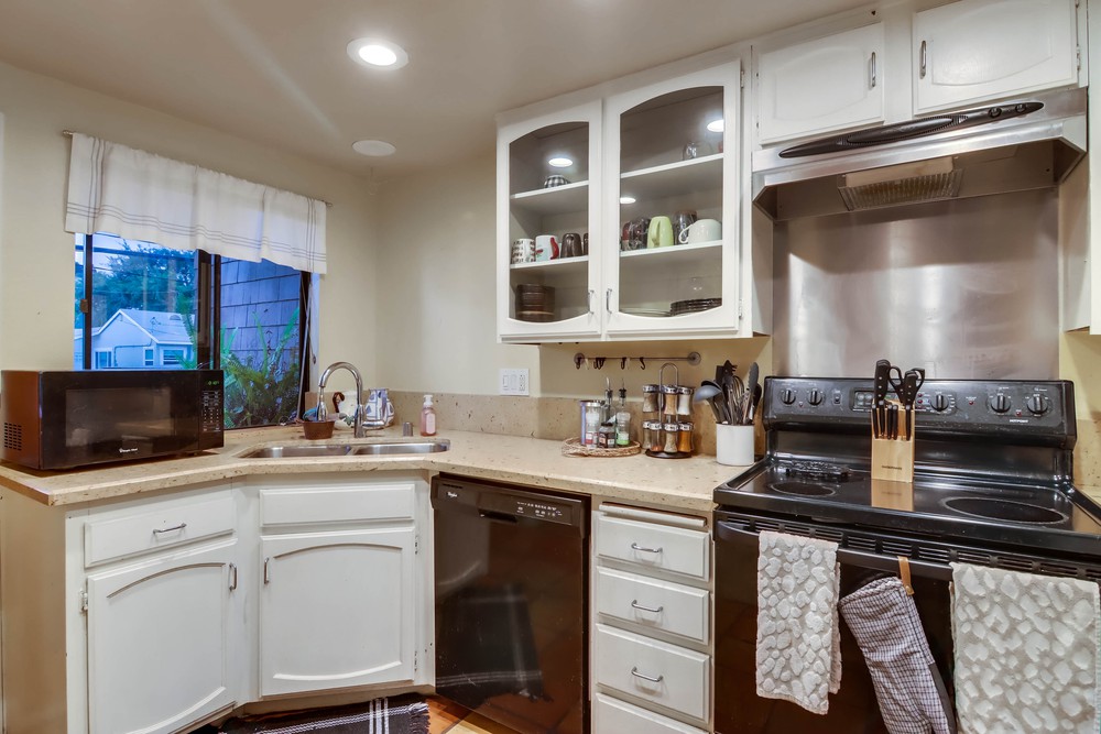 Virtual tour photo 26 of 48 for 1660 Chalcedony St UNIT J