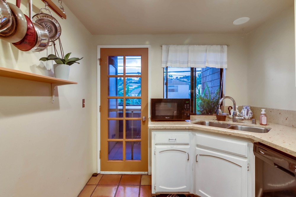 Virtual tour photo 27 of 48 for 1660 Chalcedony St UNIT J