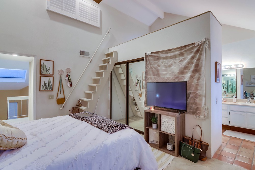 Virtual tour photo 33 of 48 for 1660 Chalcedony St UNIT J