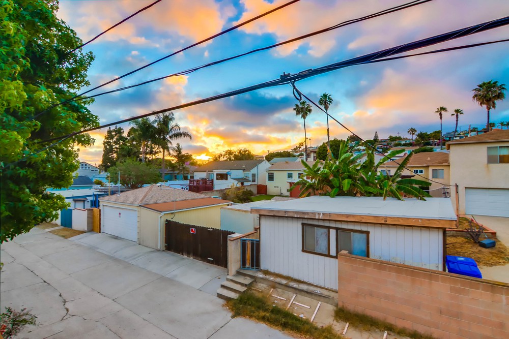 Virtual tour photo 39 of 48 for 1660 Chalcedony St UNIT J