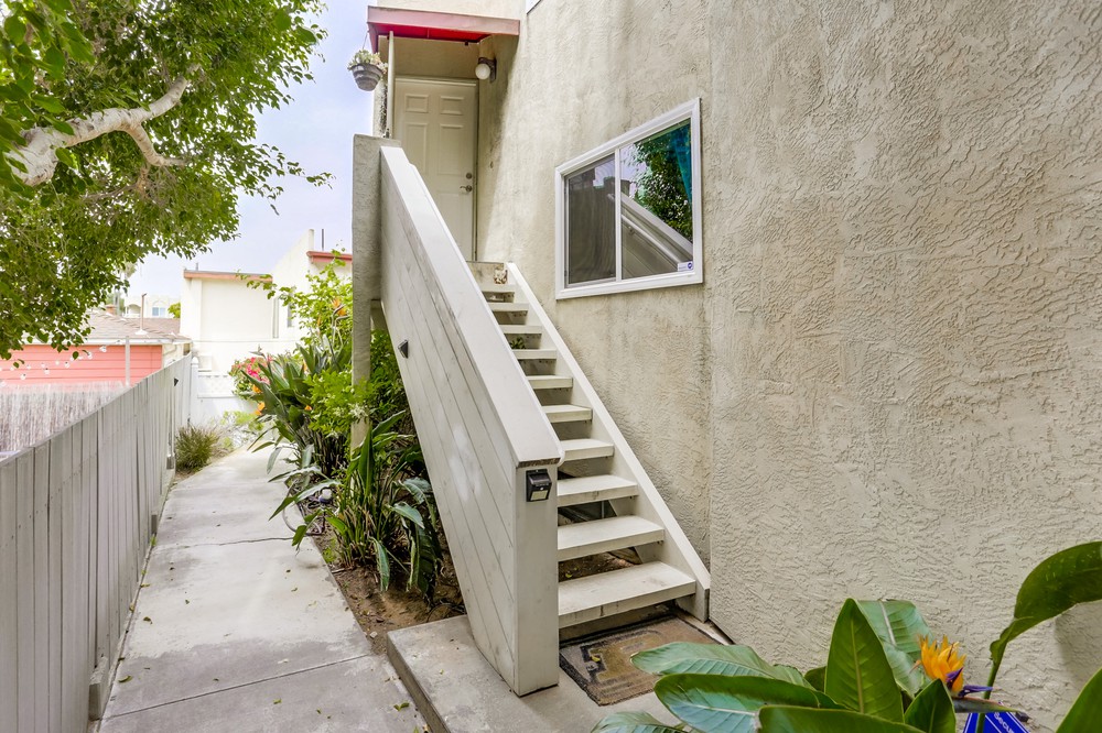 Virtual tour photo 4 of 40 for 1662 Moorland Dr