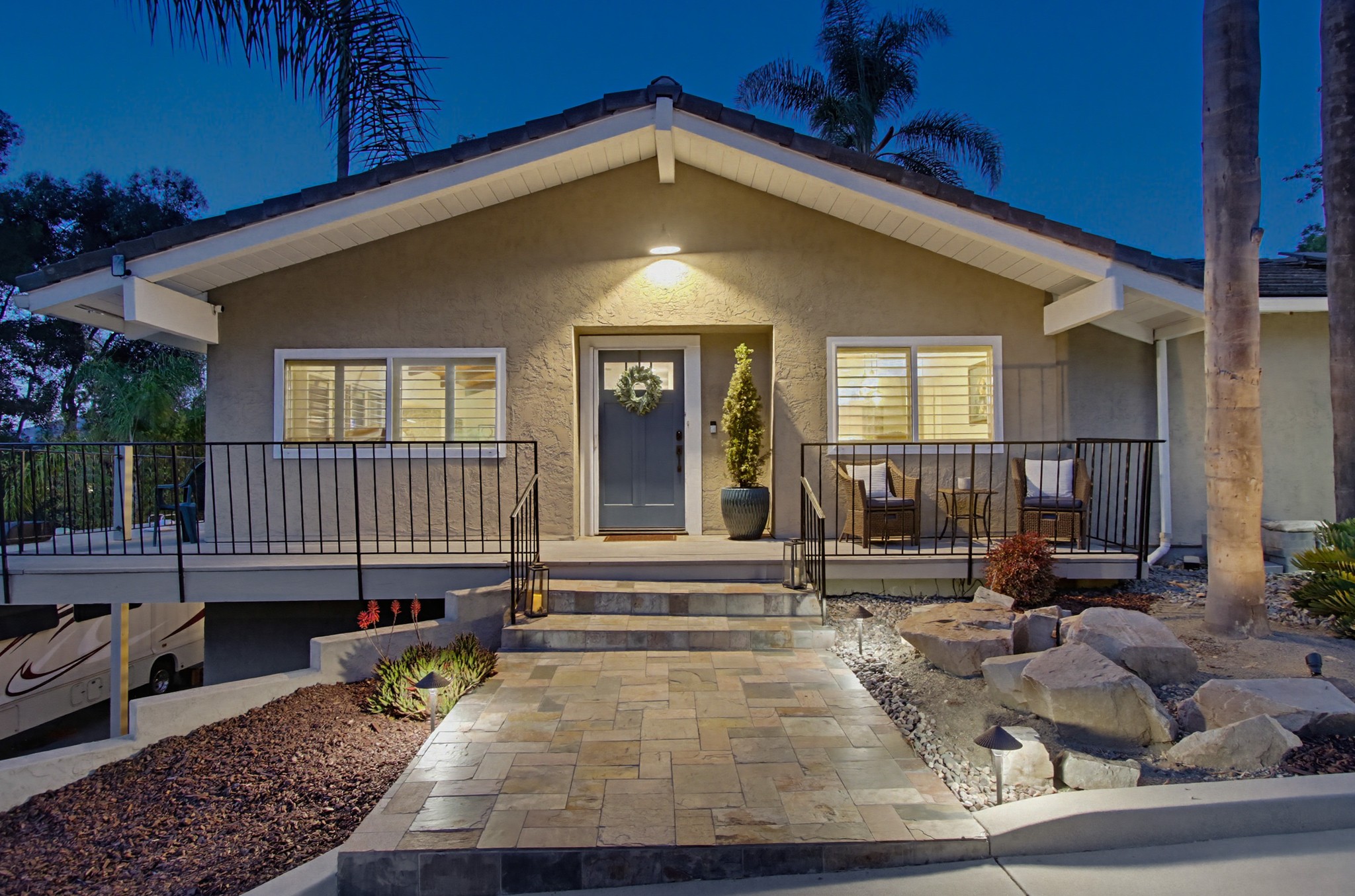 Virtual tour photo 5 of 160 for 1664 Alta Vista Dr