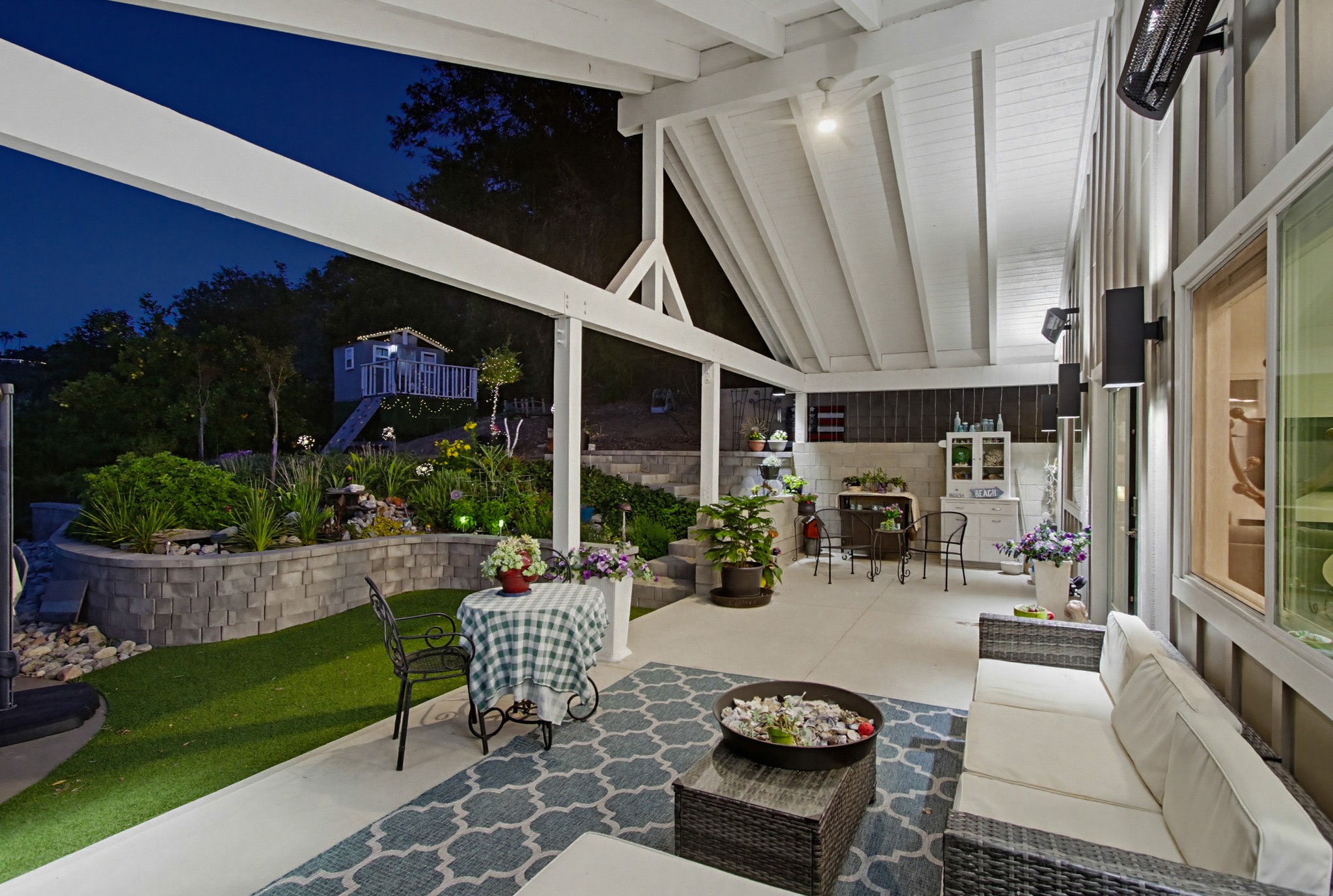Virtual tour photo 15 of 160 for 1664 Alta Vista Dr