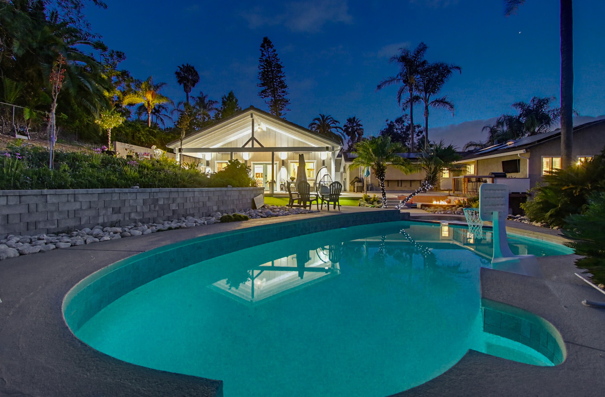 Virtual tour photo 21 of 160 for 1664 Alta Vista Dr