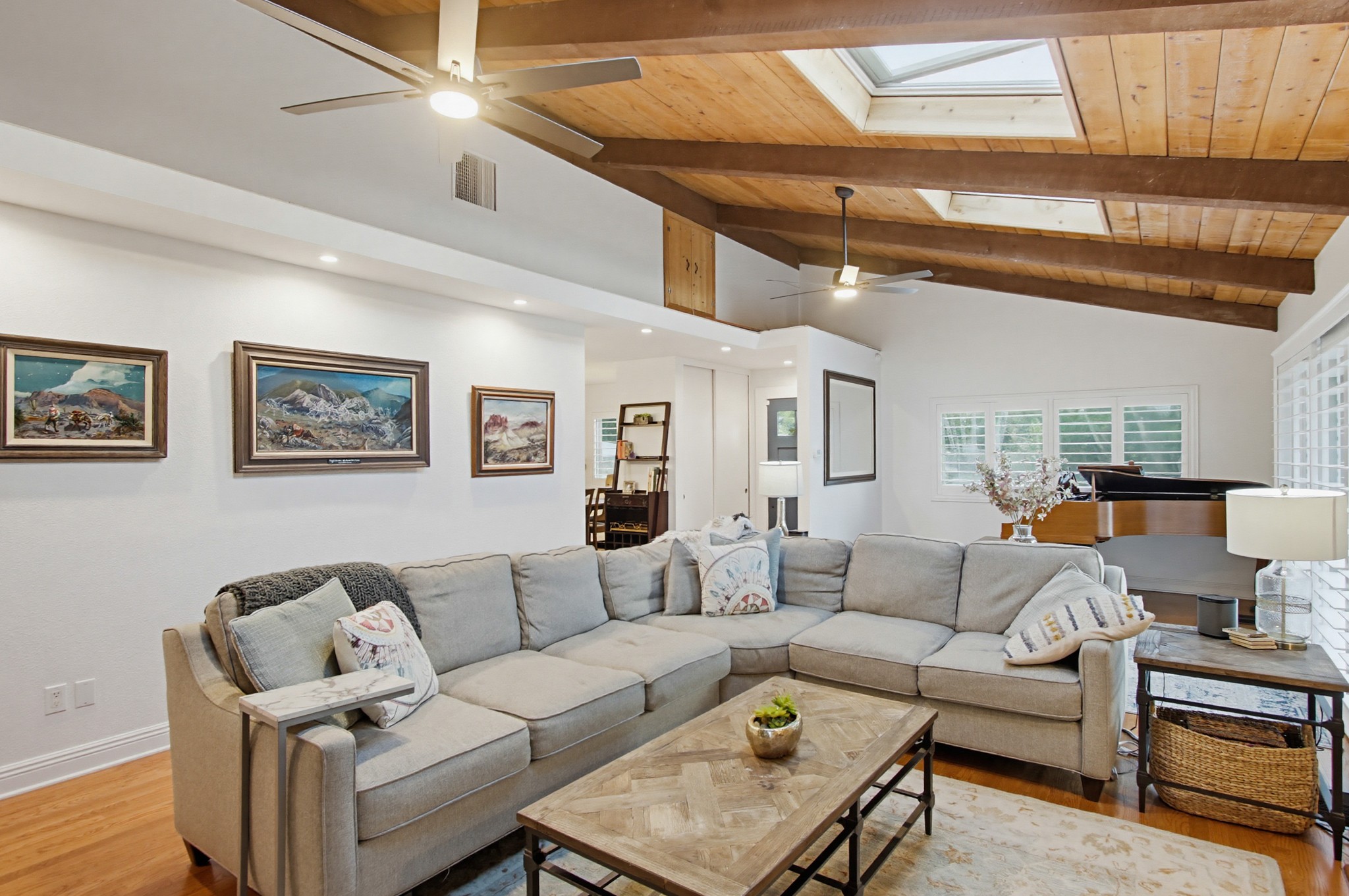 Virtual tour photo 32 of 160 for 1664 Alta Vista Dr