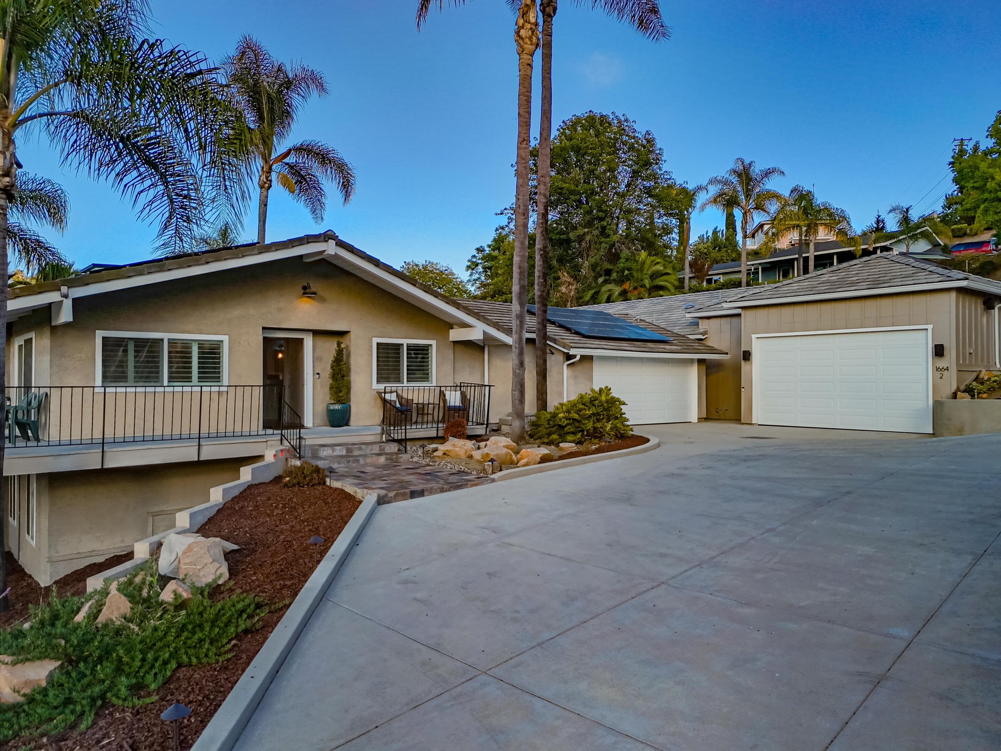 Virtual tour photo 4 of 39 for 1664 Alta Vista Dr