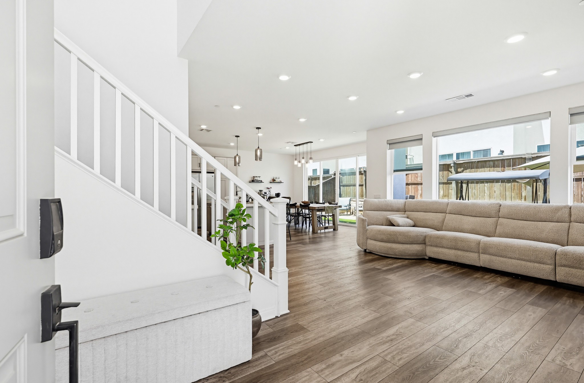 Virtual tour photo 7 of 71 for 1664 Whitmore Lp