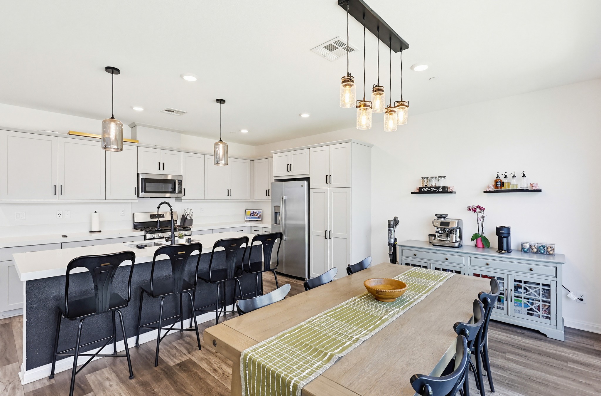 Virtual tour photo 18 of 71 for 1664 Whitmore Lp