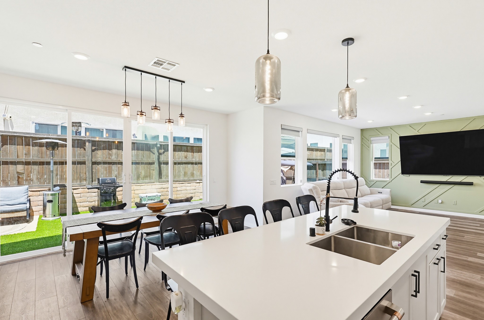 Virtual tour photo 22 of 71 for 1664 Whitmore Lp