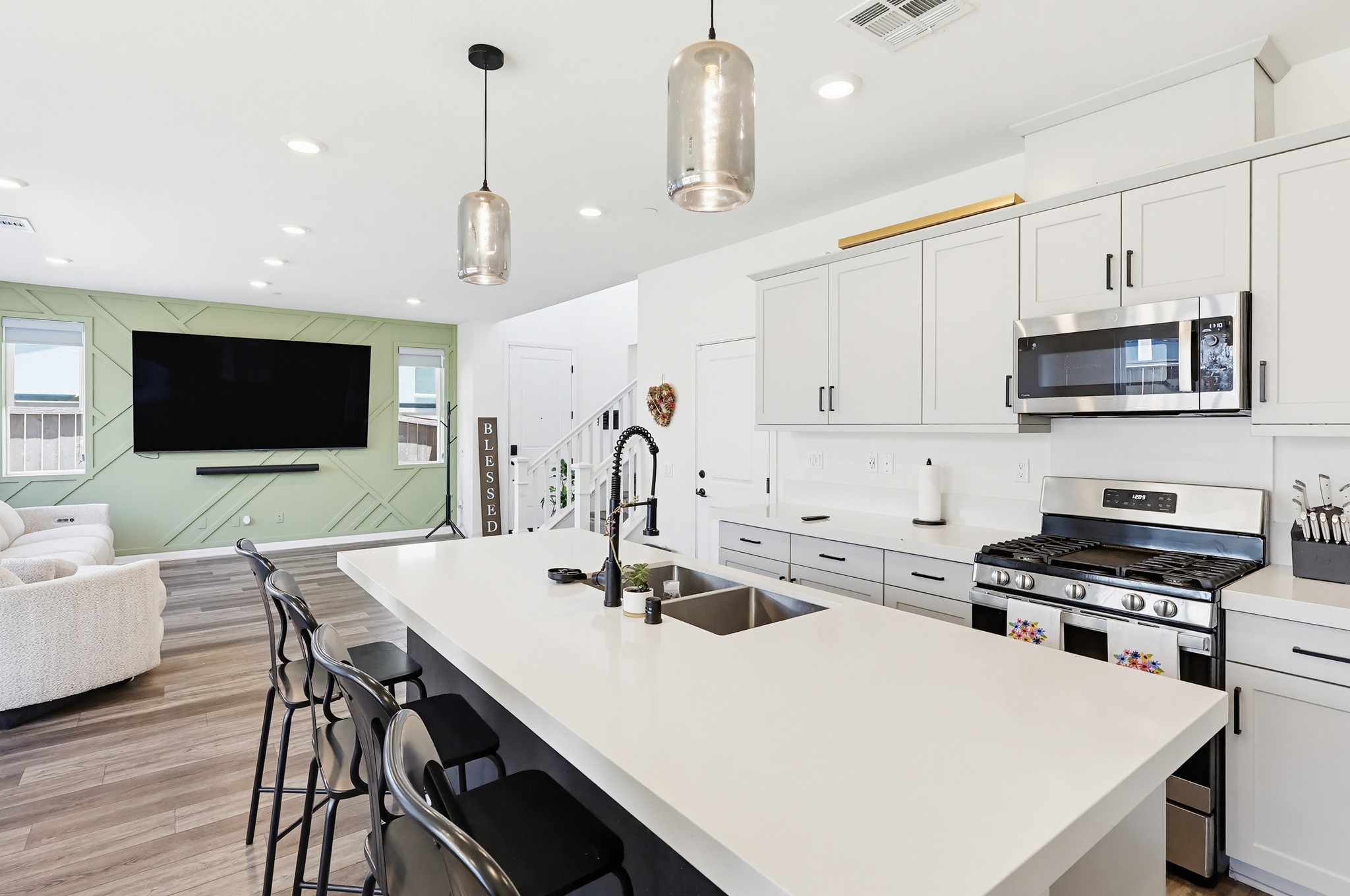 Virtual tour photo 23 of 71 for 1664 Whitmore Lp