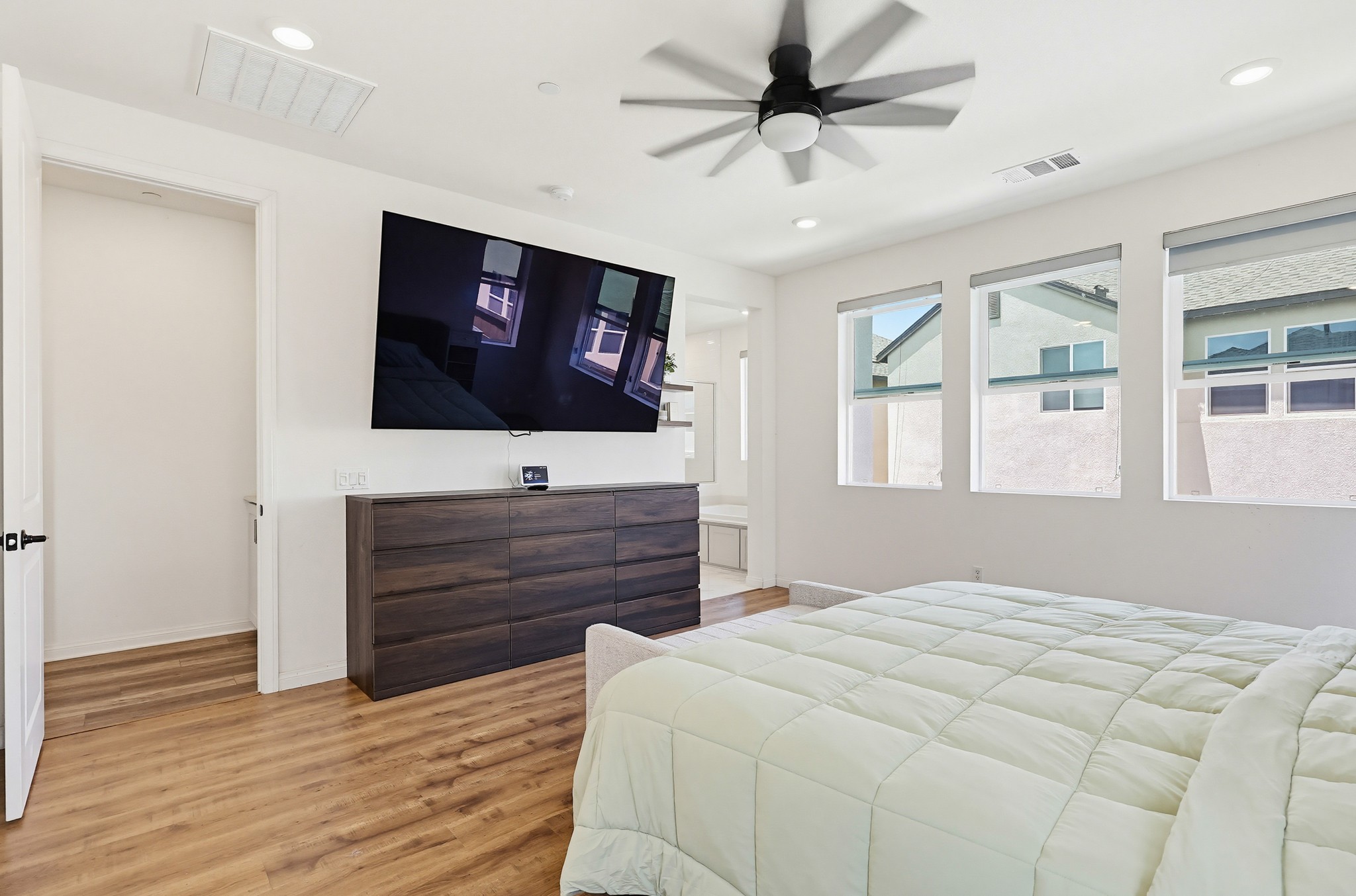 Virtual tour photo 39 of 71 for 1664 Whitmore Lp