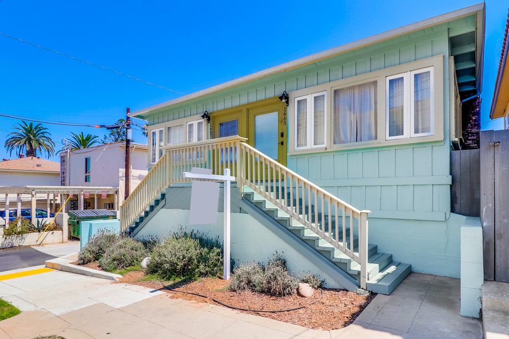 Virtual tour photo 1 of 54 for 1665 Bacon St