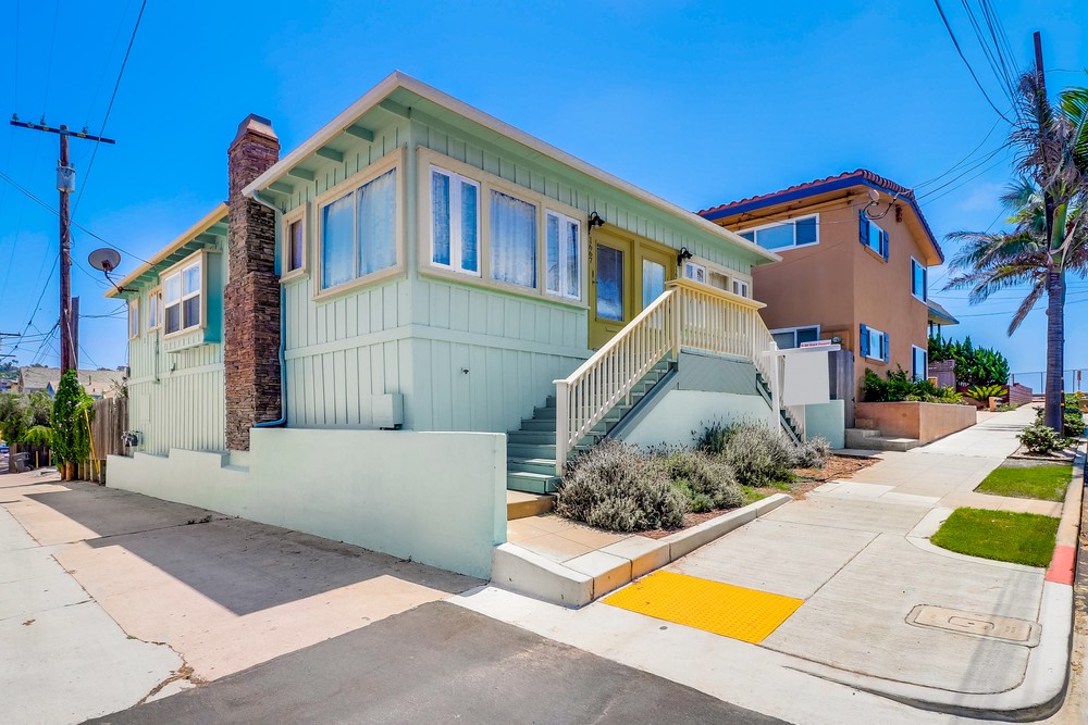 Virtual tour photo 3 of 54 for 1665 Bacon St