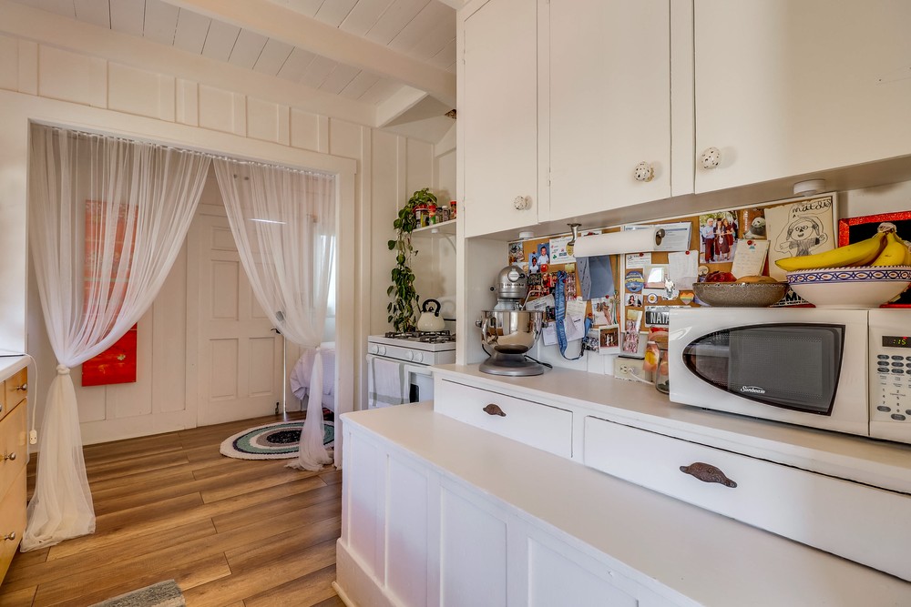 Virtual tour photo 18 of 54 for 1665 Bacon St