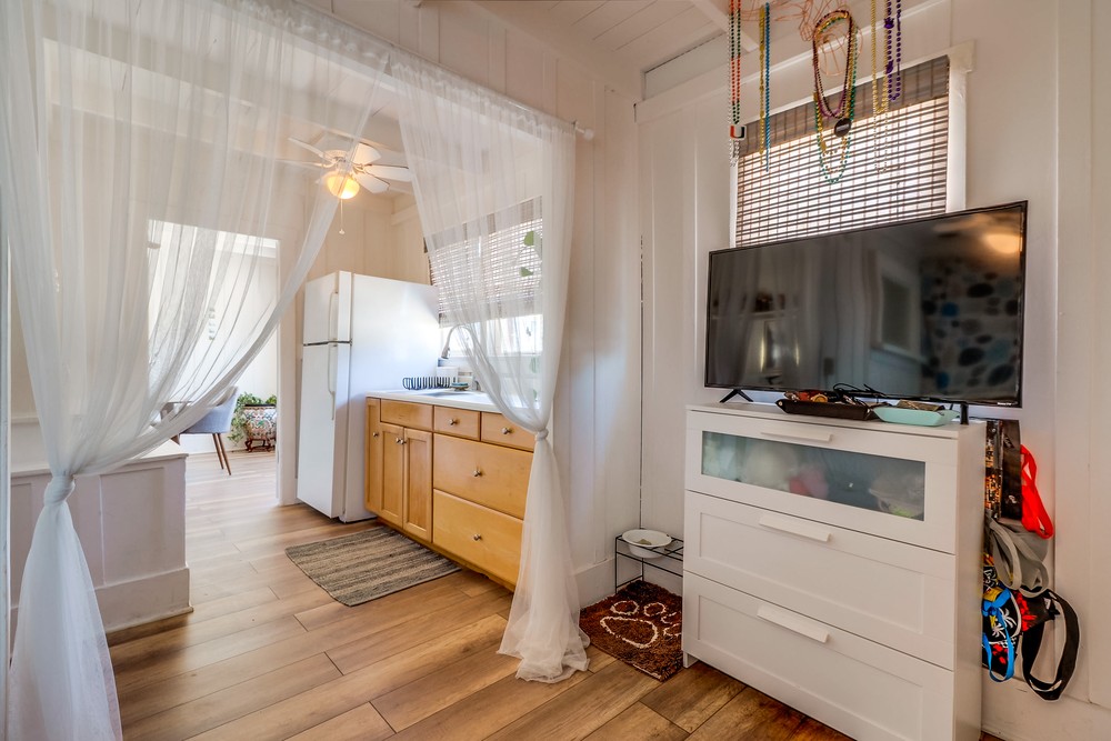 Virtual tour photo 19 of 54 for 1665 Bacon St