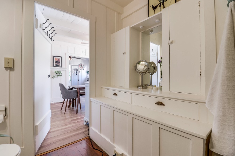 Virtual tour photo 22 of 54 for 1665 Bacon St