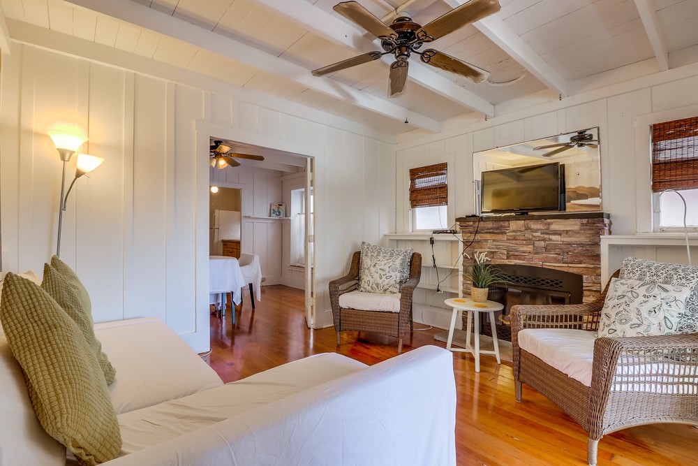 Virtual tour photo 30 of 54 for 1665 Bacon St