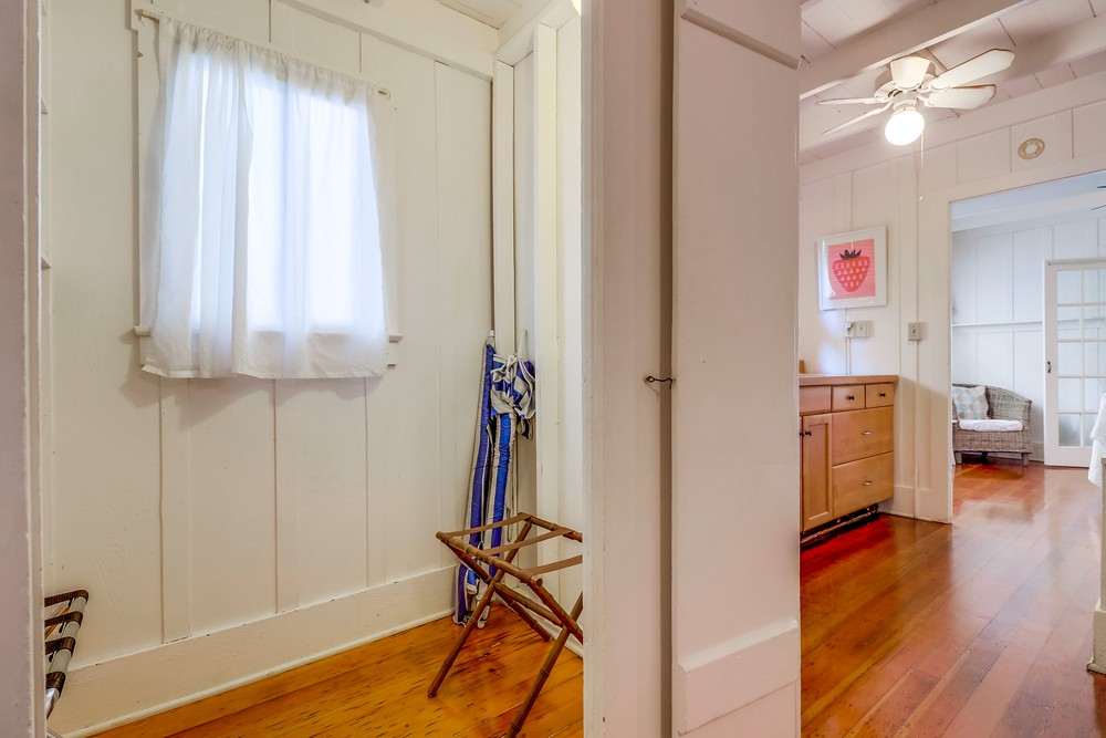 Virtual tour photo 49 of 54 for 1665 Bacon St