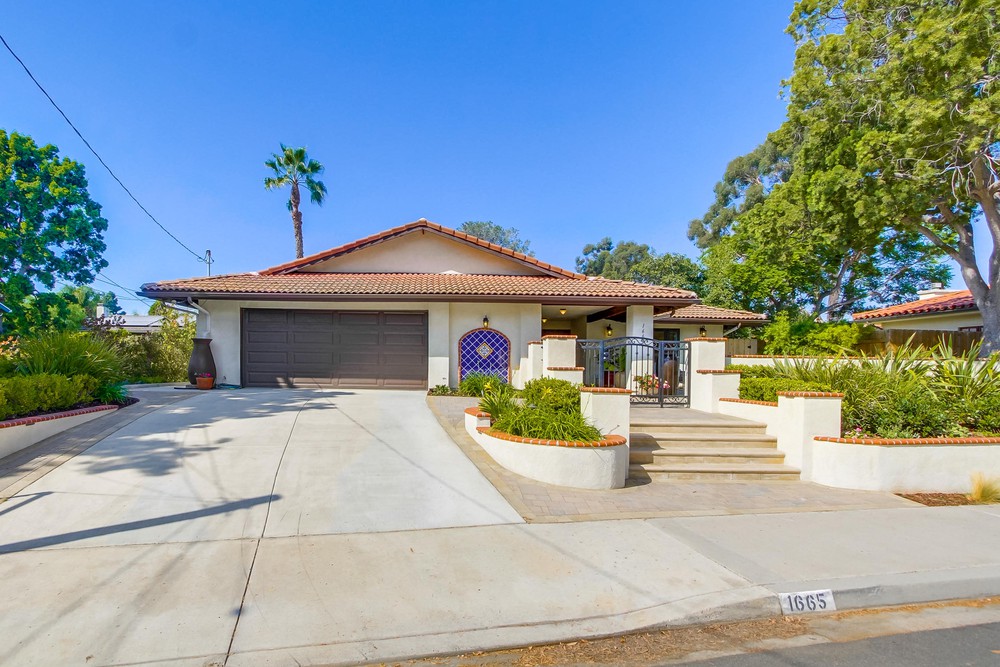 Virtual tour photo 3 of 93 for 1665 Los Altos Road