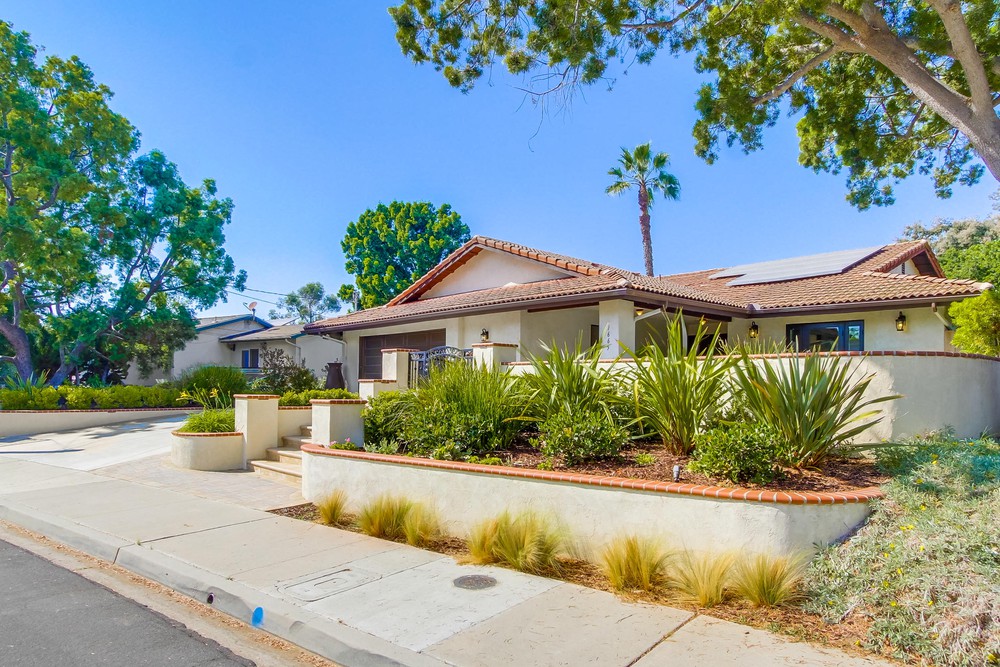 Virtual tour photo 5 of 93 for 1665 Los Altos Road