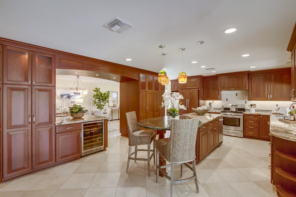 Virtual tour photo 34 of 93 for 1665 Los Altos Road