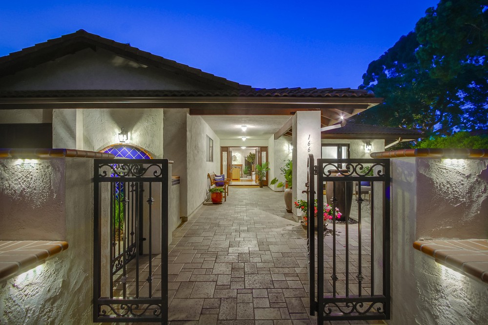 Virtual tour photo 7 of 94 for 1665 Los Altos Road