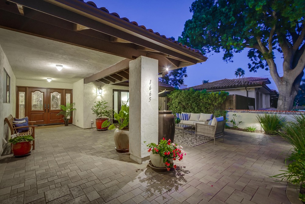 Virtual tour photo 8 of 94 for 1665 Los Altos Road