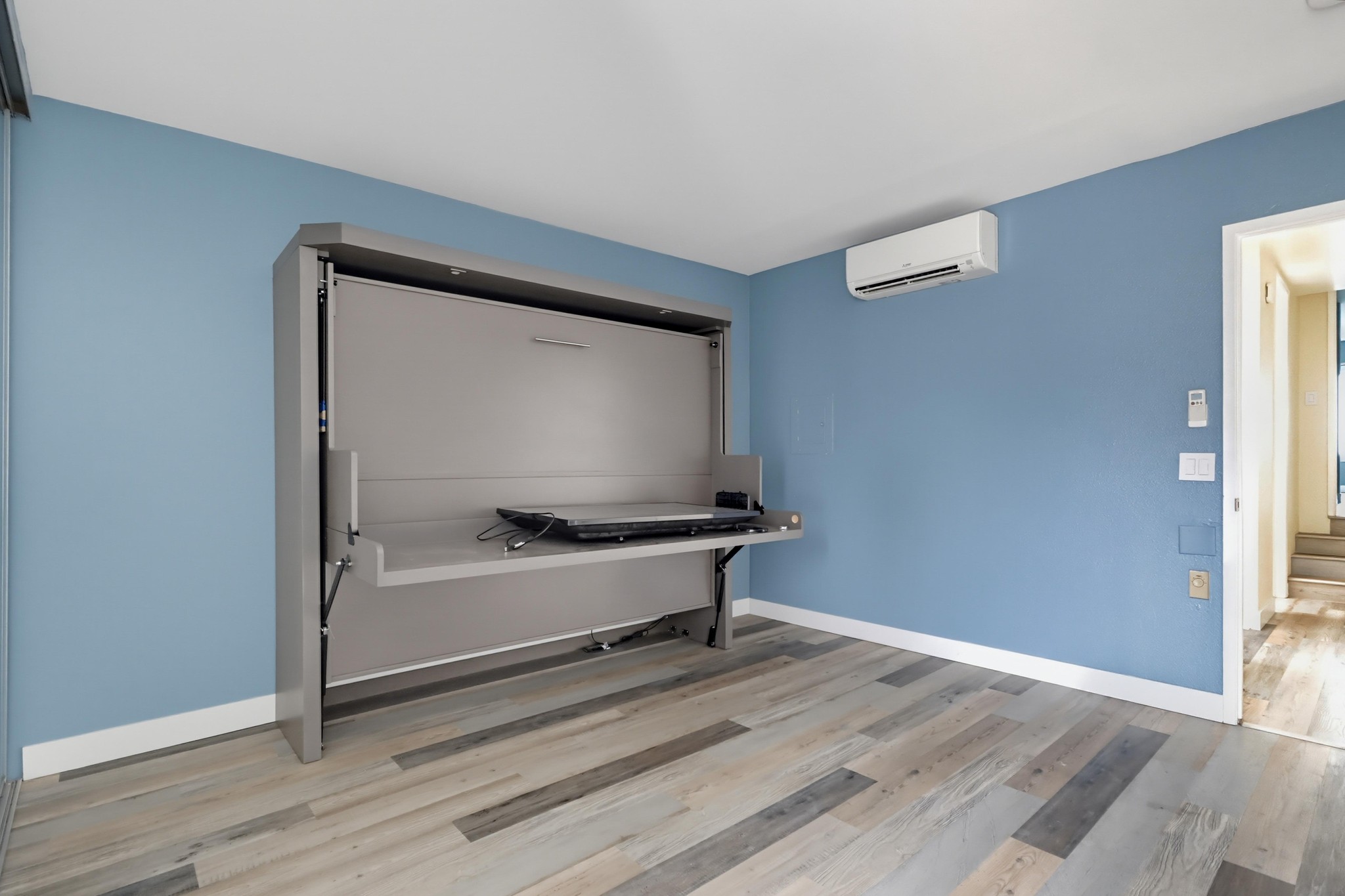 Virtual tour photo 9 of 36 for 1669 Guy St