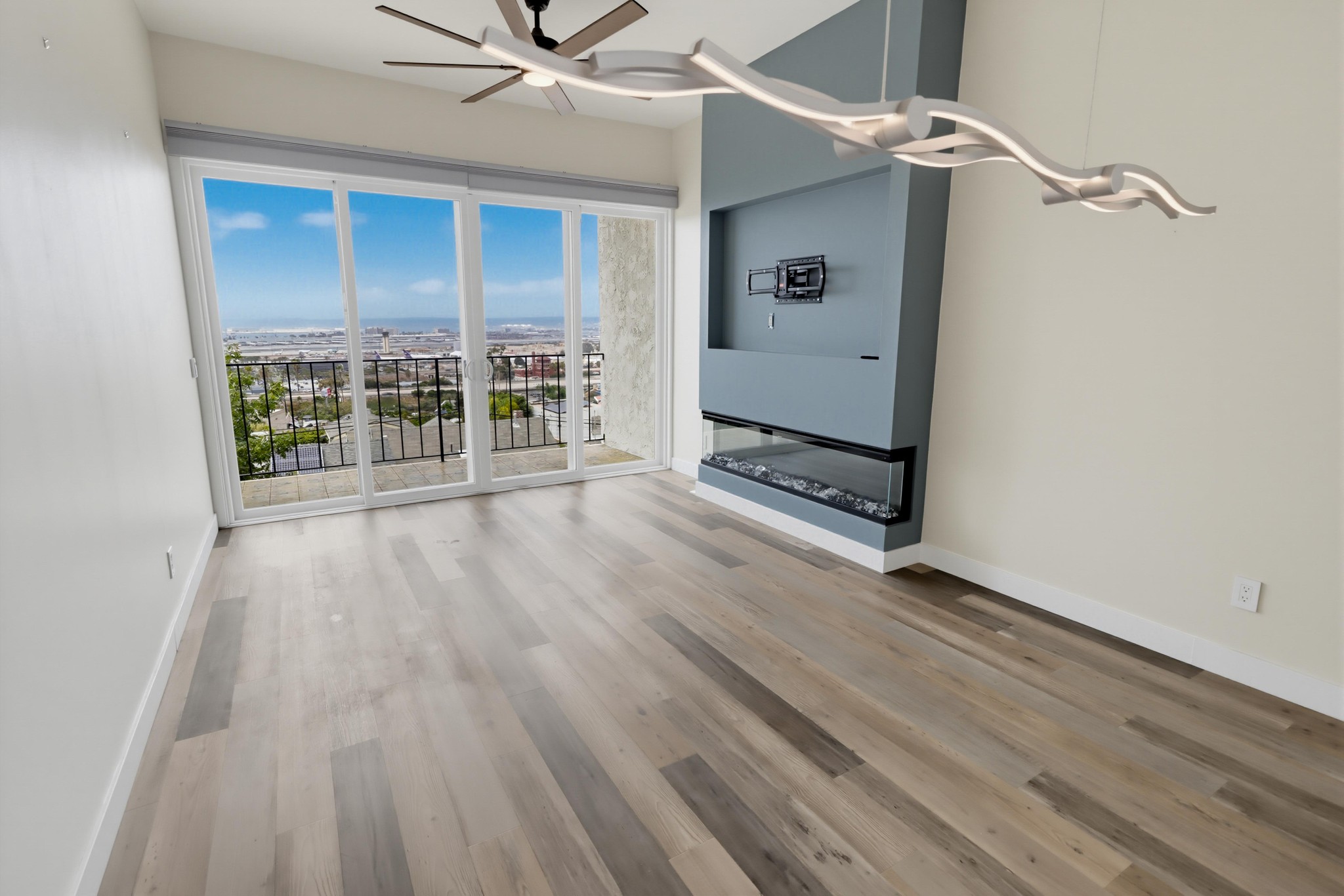 Virtual tour photo 12 of 36 for 1669 Guy St