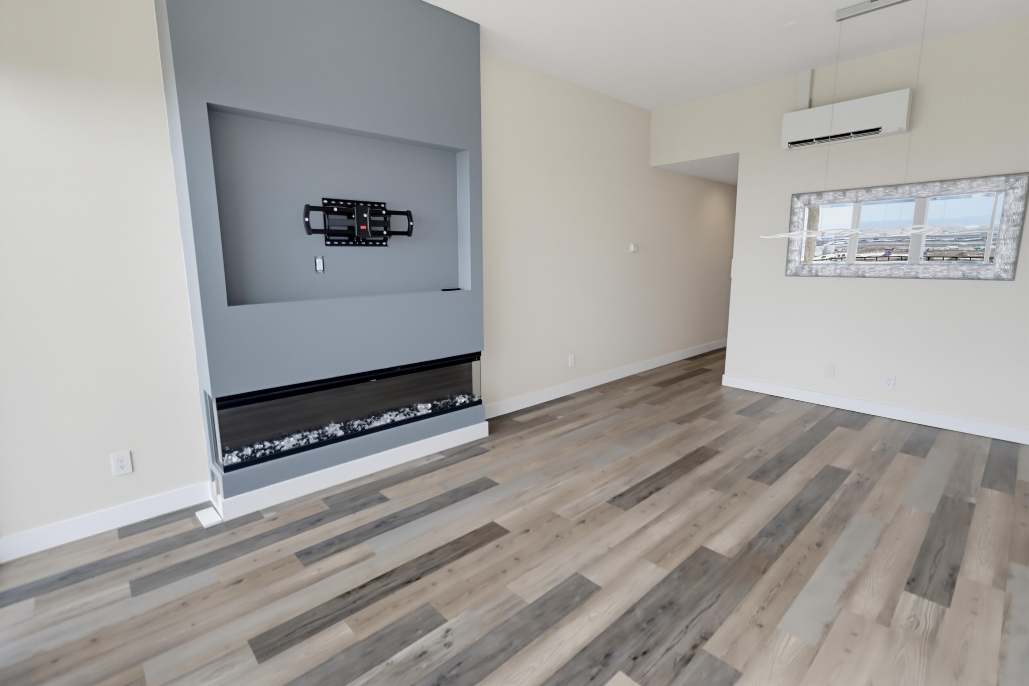 Virtual tour photo 13 of 36 for 1669 Guy St