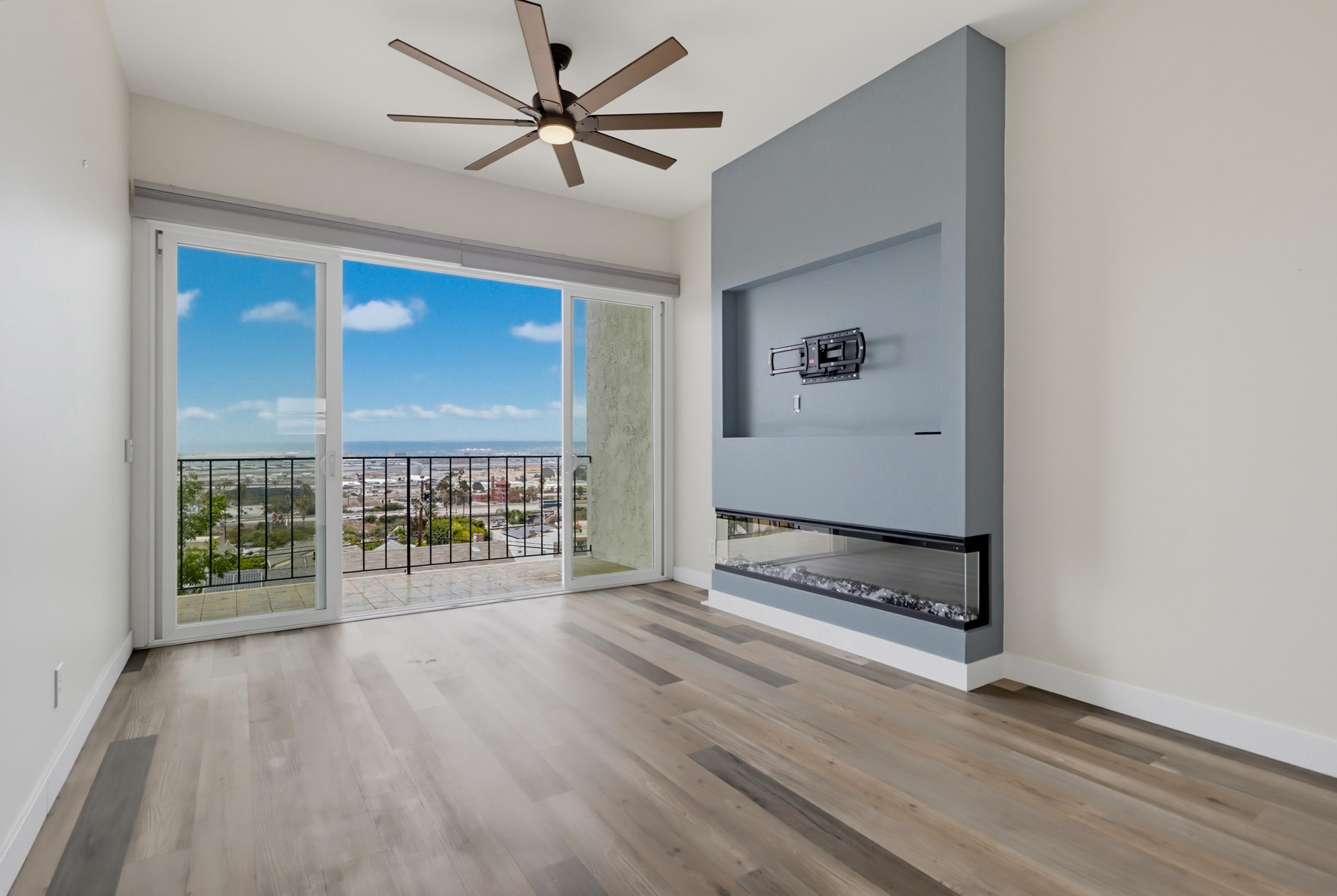 Virtual tour photo 16 of 36 for 1669 Guy St