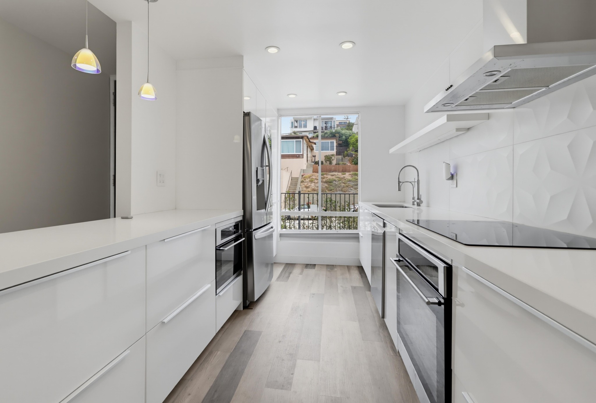 Virtual tour photo 18 of 36 for 1669 Guy St