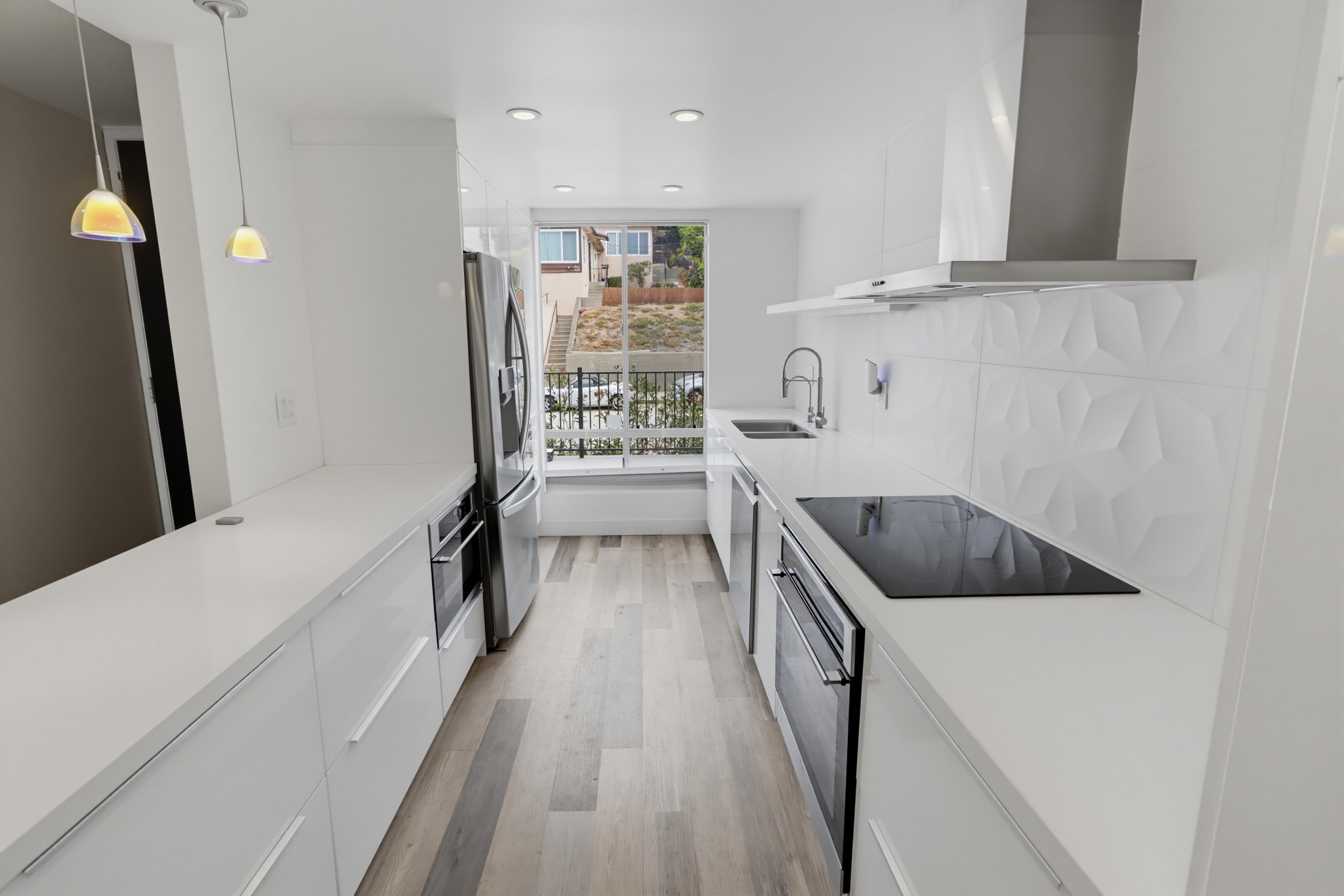 Virtual tour photo 19 of 36 for 1669 Guy St