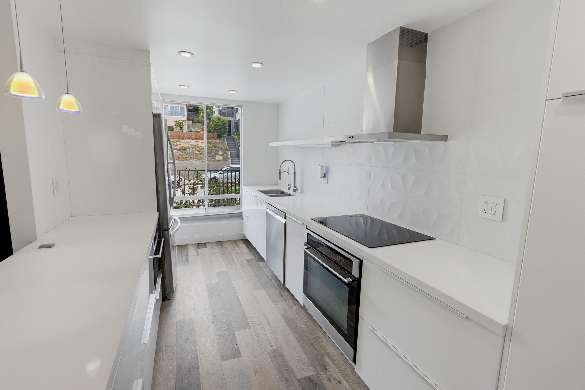 Virtual tour photo 20 of 36 for 1669 Guy St