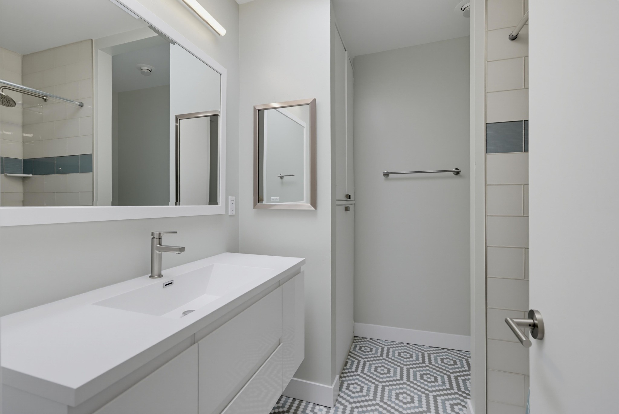 Virtual tour photo 25 of 36 for 1669 Guy St