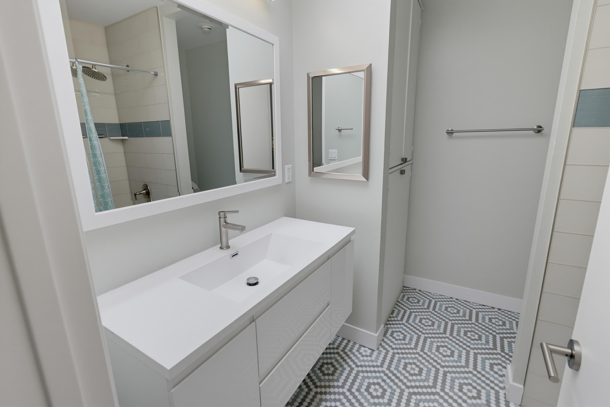 Virtual tour photo 26 of 36 for 1669 Guy St