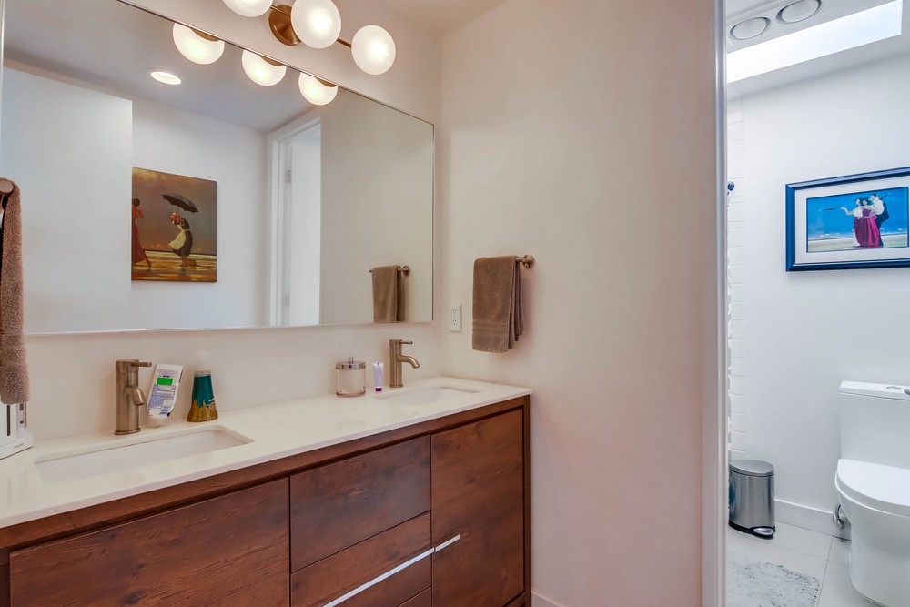 Virtual tour photo 4 of 11 for 1669 Guy St