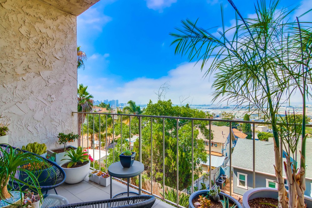 Virtual tour photo 8 of 11 for 1669 Guy St