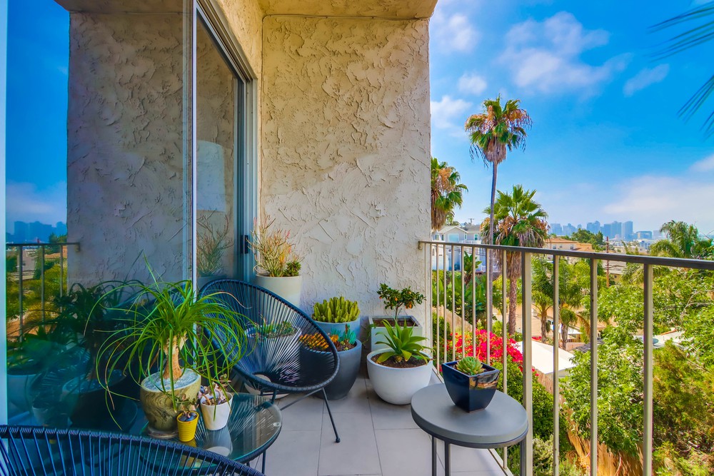 Virtual tour photo 9 of 11 for 1669 Guy St