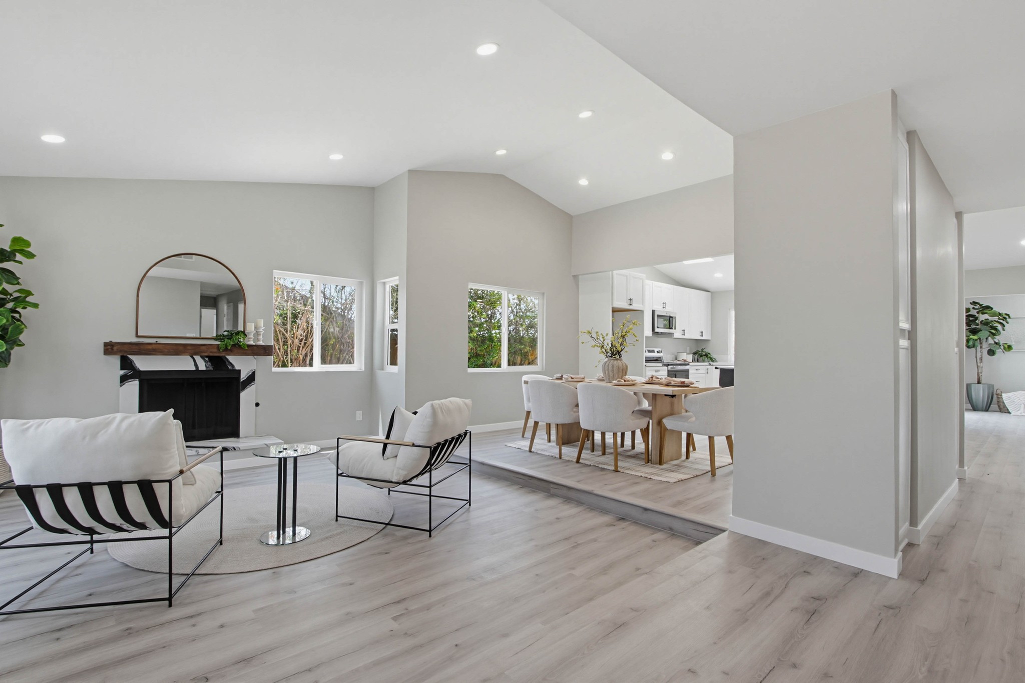 Virtual tour photo 10 of 69 for 1671 N Ash St